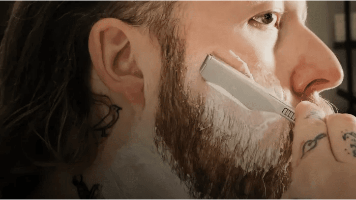 Primii pași în arta bărbieritului umed