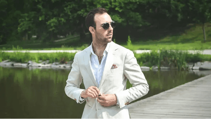 Despre avantajele sacoului de culoare deschisă