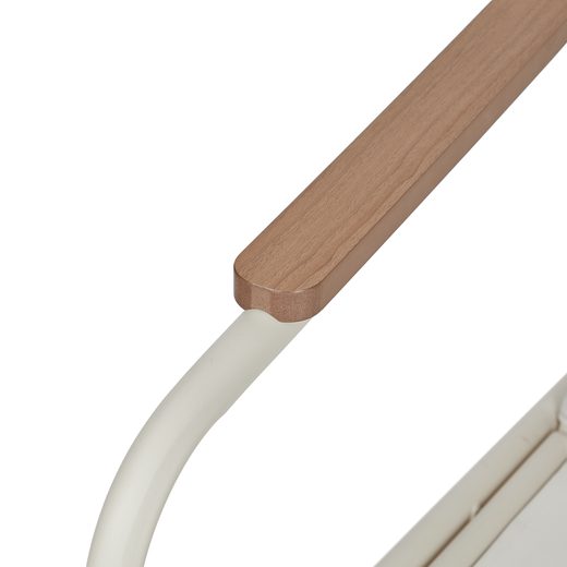 000000001000484677-9