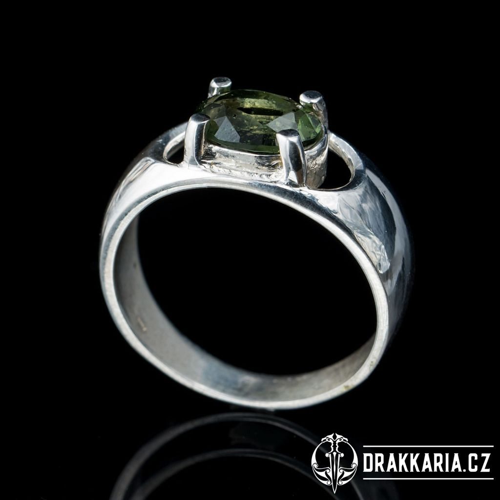 VLTAVÍN, stříbrný prsten, broušený moldavit, Ag 925 - drakkaria.cz