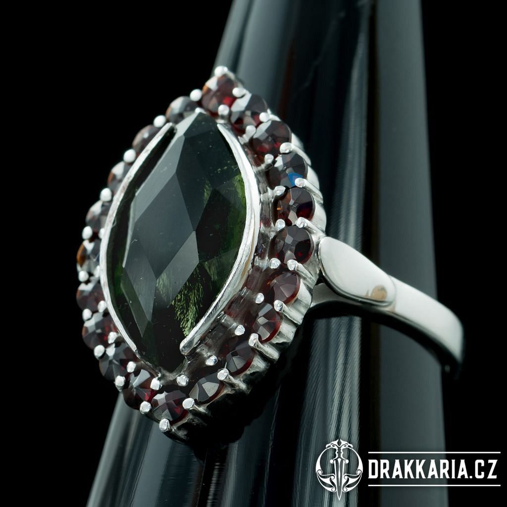 CAMBRIA, český vltavín, granát, prsten stříbro 925 - drakkaria.cz