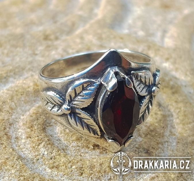 SHAMROCK, prsten, granát, stříbro 925 - drakkaria.cz