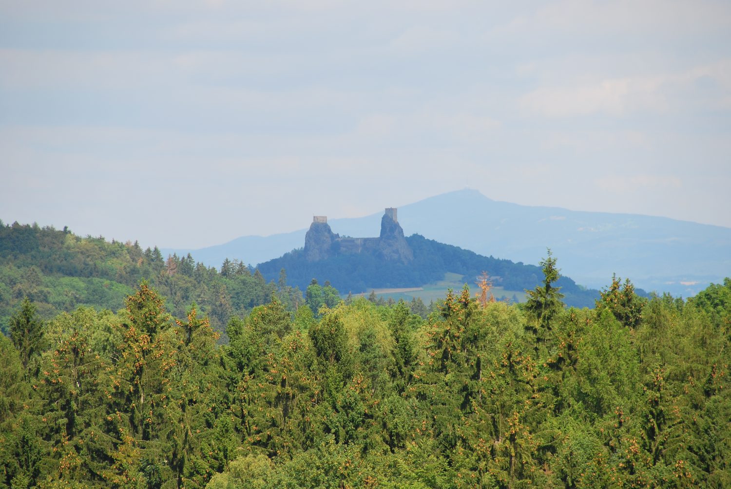 Trosky Castle