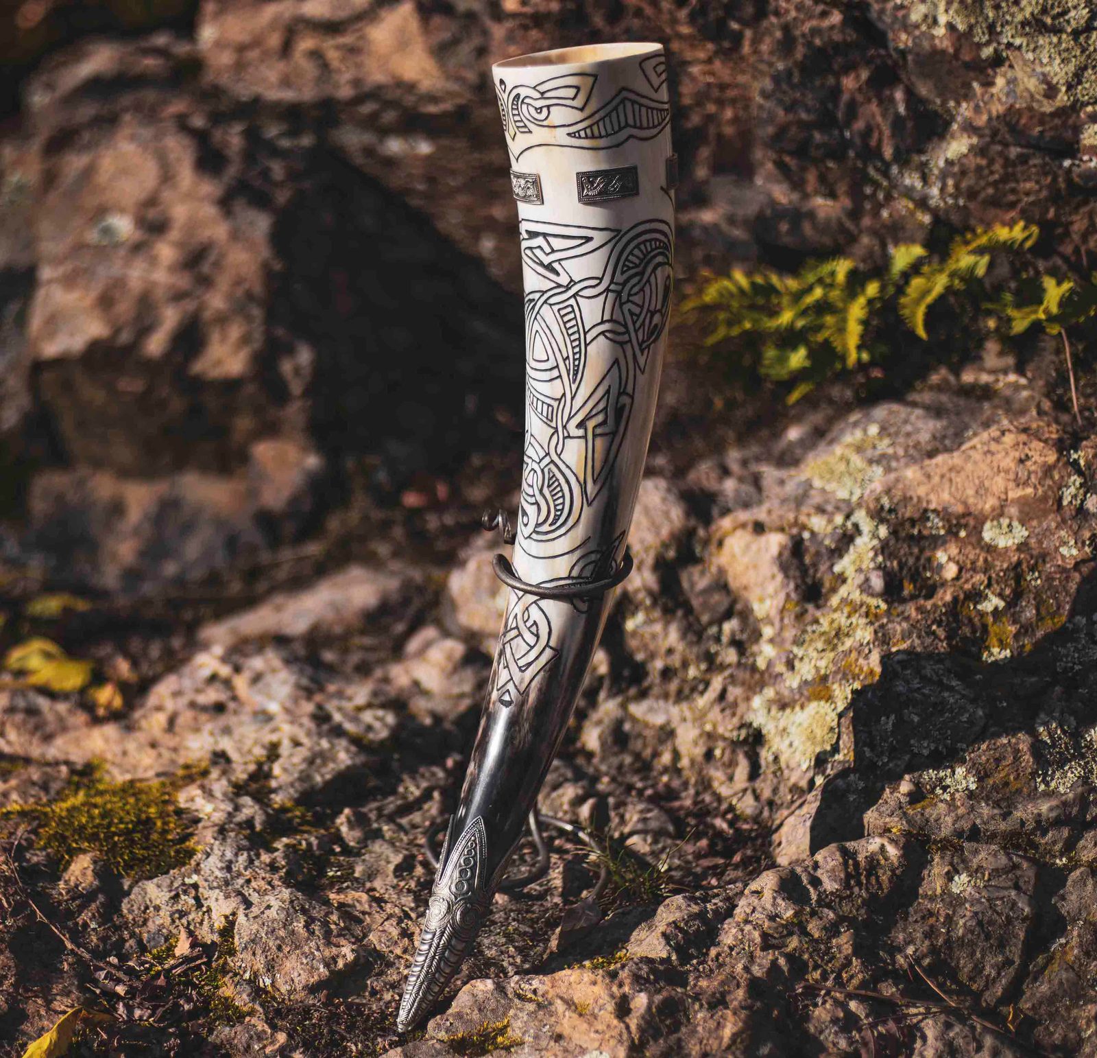 VENDEL, carved drinking horn de luxe Wulflund