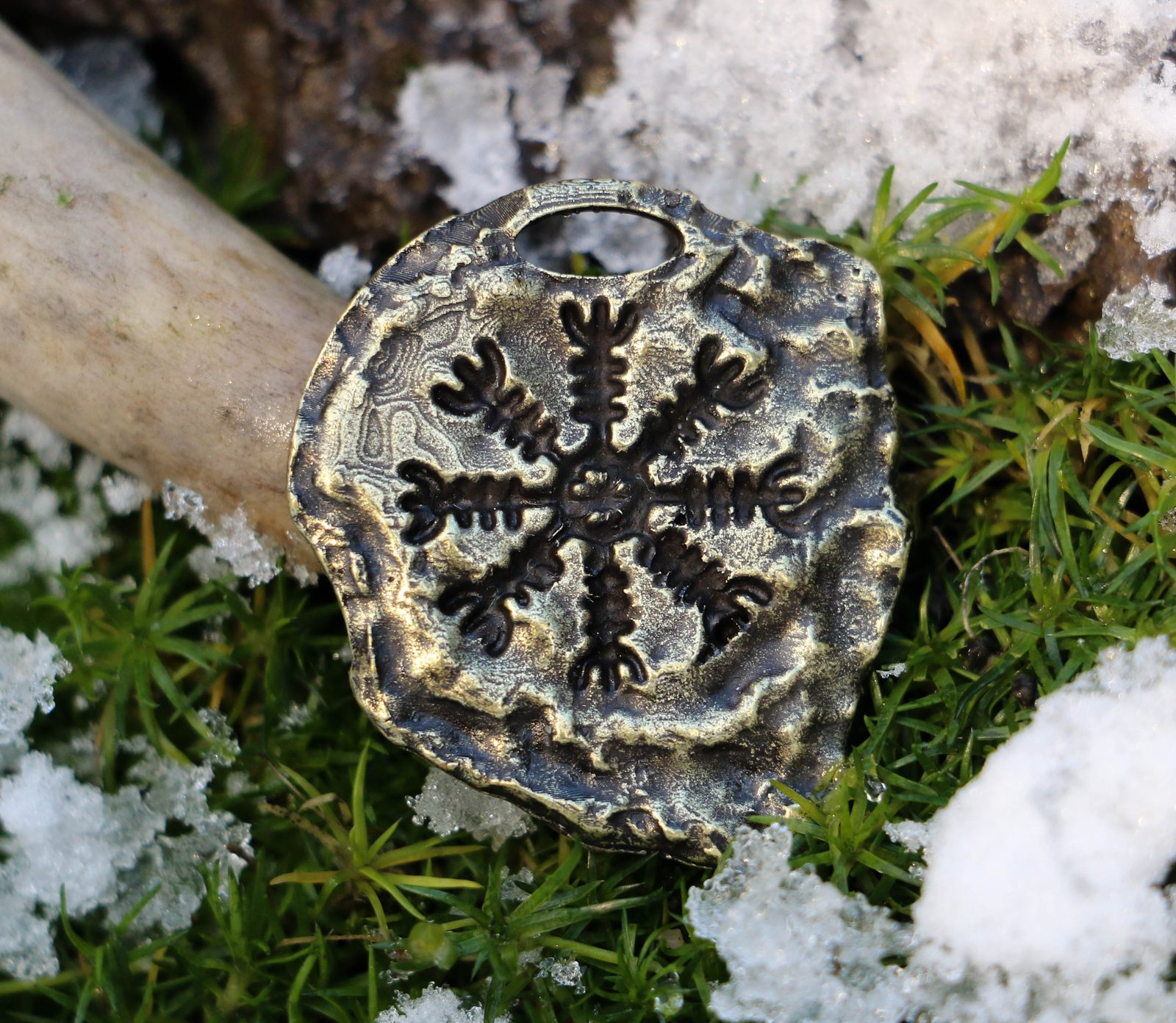 妖精の国Irelandから来た ＊まぁるい手鏡◯ Ægishjálmur - Helm of Awe, magical amulet, Iceland, zinc antique