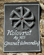 KOLOVRAT - GRANÁT, SLOVANSKÝ SYMBOL SLUNCE, PŘÍVĚŠEK, STŘÍBRO 925 - PŘÍVĚSKY