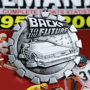 NÁVRAT DO BUDOUCNOSTI - BACK TO THE FUTURE SBĚRATELSKÝ MEDAILON - BACK TO THE FUTURE