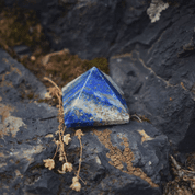 PYRAMIDY SEDMI ČAKER - DEKORAČNÍ MINERÁLY, HORNINY