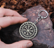 KLÍČENKA VEGVISIR - KOMPAS, ISLANDSKÁ RUNA, STAROMOSAZ - VIKINGSKÉ AMULETY