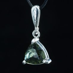 TRIANGULAR, STŘÍBRNÝ PŘÍVĚSEK S VLTAVÍNEM, AG 925 - ŠPERKY S VLTAVÍNY - STŘÍBRNÉ ŠPERKY