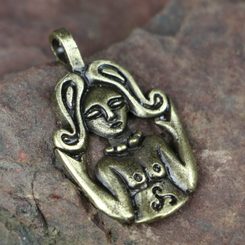 COLLACH - KELTSKÝ KANEC, PŘÍVĚŠEK ZINEK, STAROMOSAZ - VŠECHNY AMULETY, VLASTNÍ VÝROBA - ŠPERKY