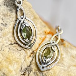 VLTAVÍN, DUBOVÁ KRABIČKA NA KAMENY, MOLDAVITY A NÁRAMKY - KRABIČKY NA ŠPERKY - STŘÍBRNÉ ŠPERKY