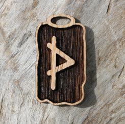 Thurisaz - runový dřevený amulet