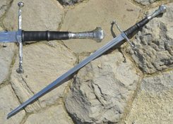 CORNELIS, honosný jeden a půlruční meč