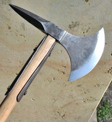 VALAŠKA - STÁDO OVCÍ, PASTEVECKÁ SEKERA Z KARPAT - SEKERY - ZBRANĚ