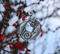 COLLACH - KELTSKÝ KANEC, PŘÍVĚŠEK ZINEK, STAROMOSAZ - VŠECHNY AMULETY, VLASTNÍ VÝROBA - ŠPERKY