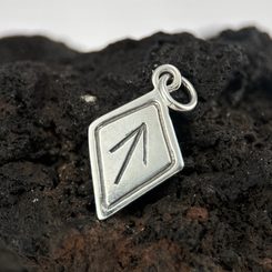 TIWAZ, KOVANÁ RUNA, AMULET - KOVANÉ ŠPERKY - ŠPERKY