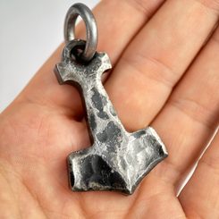 TROLLÍ KŘÍŽ, KOVANÝ SEVERSKÝ AMULET - KOVANÉ ŠPERKY - ŠPERKY