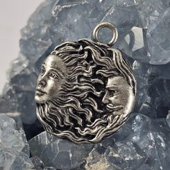 SLUNCE A MĚSÍC, PŘÍVĚSEK, BRONZ - PŘÍVĚSKY - ŠPERKY
