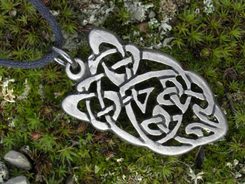 BESTIE - celtic knotwork