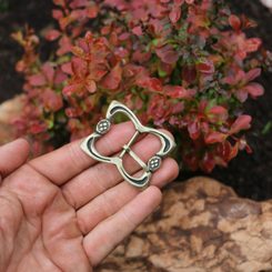 NÁKONČÍ, GOKSTAD, NORSKO, SLITINA ZINKU, STAROSTŘÍBRO - SPONY A KOVÁNÍ - SEDLÁŘSTVÍ