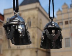 PŘILBA PAPPENHEIM, PŘÍVĚŠEK - STŘEDOVĚKÉ AMULETY - ŠPERKY