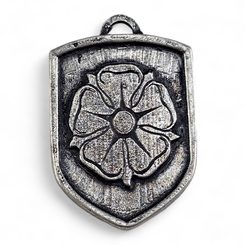 ROŽMBERSKÁ RŮŽE, STŘEDOVĚKÝ ERB VE ŠTÍTU, ZINEK - VŠECHNY AMULETY, VLASTNÍ VÝROBA - ŠPERKY