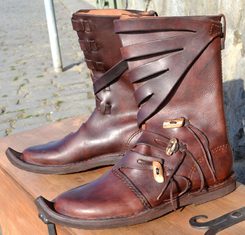 VIKINSKÉ KOŽENÉ BOTY, HEDEBY - VIKINSKÉ A SLOVANSKÉ BOTY - MÓDA