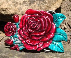 RŮŽE, SPONA NA KOŽENÝ OPASEK - SPONY, OPASKY NA ZAKÁZKU - SEDLÁŘSTVÍ