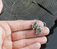 MISHKA, STŘÍBRNÝ PŘÍVĚSEK S JANTAREM, AG 925 - ŠPERKY S JANTAREM - STŘÍBRNÉ ŠPERKY