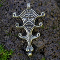 VELES, reprodukce slovanského amuletu, zinek staromosaz