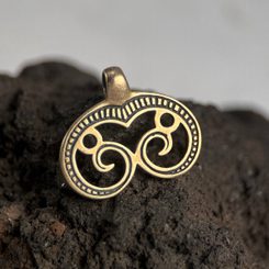KOLOVRAT, BRONZOVÝ TALISMAN - PŘÍVĚSKY - ŠPERKY