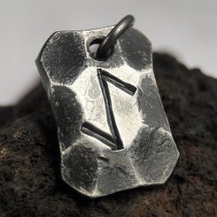 TEMPLÁŘSKÝ KŘÍŽ, KOVANÝ AMULET - KOVANÉ ŠPERKY - ŠPERKY