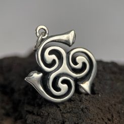 KELTSKÝ TRISKEL, OPASKOVÝ NÝTEK, BRONZ - SPONY A KOVÁNÍ - SEDLÁŘSTVÍ