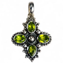 VICENZA, STŘÍBRNÝ PŘÍVĚSEK, PERIDOT AG 925/1000 - PŘÍVĚSKY - STŘÍBRNÉ ŠPERKY