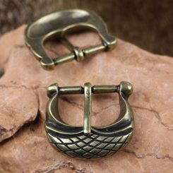 ŽEBROVANÁ STŘEDOVĚKÁ SPONA, ZINEK STAROMOSAZ - SPONY A KOVÁNÍ - SEDLÁŘSTVÍ