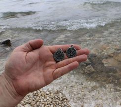 COLLACH - KELTSKÝ KANEC, PŘÍVĚŠEK ZINEK, STAROMOSAZ - VŠECHNY AMULETY, VLASTNÍ VÝROBA - ŠPERKY
