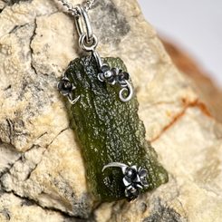 TARANIS, PŘÍVĚSEK - VLTAVÍN, STŘÍBRO 925/1000 - ŠPERKY S VLTAVÍNY - STŘÍBRNÉ ŠPERKY