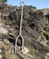 STAROVĚKÁ VIDLIČKA - KOVANÉ VÝROBKY - KOVÁŘSTVÍ A MINCE