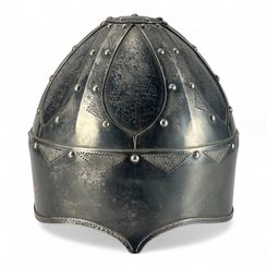 PŘILBA Z DOBY STĚHOVÁNÍ NÁRODŮ, ZDOBENÁ - VIKINSKÉ PŘILBY - ZBROJE