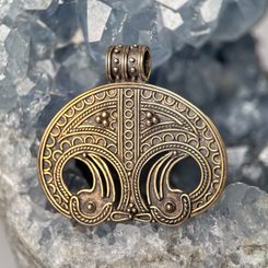 STŘEDOVĚKÝ POUTNÍ ODZNAK S OPIČÍM LÉKAŘEM - BROŽE A KNOFLÍKY - ŠPERKY