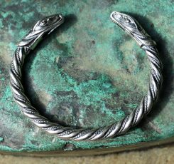 JÖRMUNGANDR, vikingský had, náramek, stříbro 925