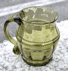 HISTORICKÝ PŮLLITR, ZELENÉ LESNÍ SKLO - HISTORICKÉ SKLO - STOLOVÁNÍ