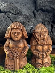SLOVANSKÁ BOHYNĚ ŽIVA, VYŘEZÁVANÁ DO DŘEVA - SLOVANÉ, ČECHY, MORAVA - HOME DECOR