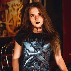 BLACK WARG - VLK, KOŽENÝ NÁRAMEK S VLKEM - NÁRAMKY Z KŮŽE - SEDLÁŘSTVÍ