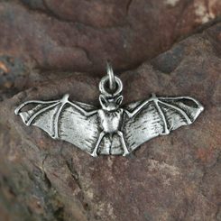 NETOPÝR, PŘÍVĚŠEK, ZINEK, STAROSTŘÍBRO - ZVÍŘECÍ AMULETY - ŠPERKY