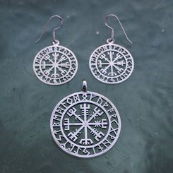 RUNY - FUTHARK S KRABIČKOU - YGGDRASIL - RUNY - HOME DECOR