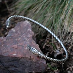 URNES STYL, VIKINSKÝ STŘÍBRNÝ TORQUES, AG 925 - TORQUESY - STŘÍBRNÉ ŠPERKY