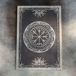 VEGVÍSIR NÁSTĚNNÁ DEKORACE, DESKA 32 X 45 CM - DŘEVĚNÉ OBRAZY - HOME DECOR