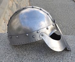 VENDEL, LUXUSNÍ VIKINSKÁ PŘILBA - VIKINSKÉ PŘILBY - ZBROJE